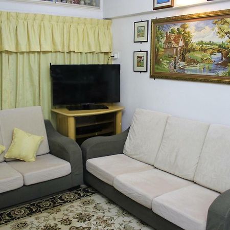 Macallum Budget Muslim Homestay George Town Ngoại thất bức ảnh